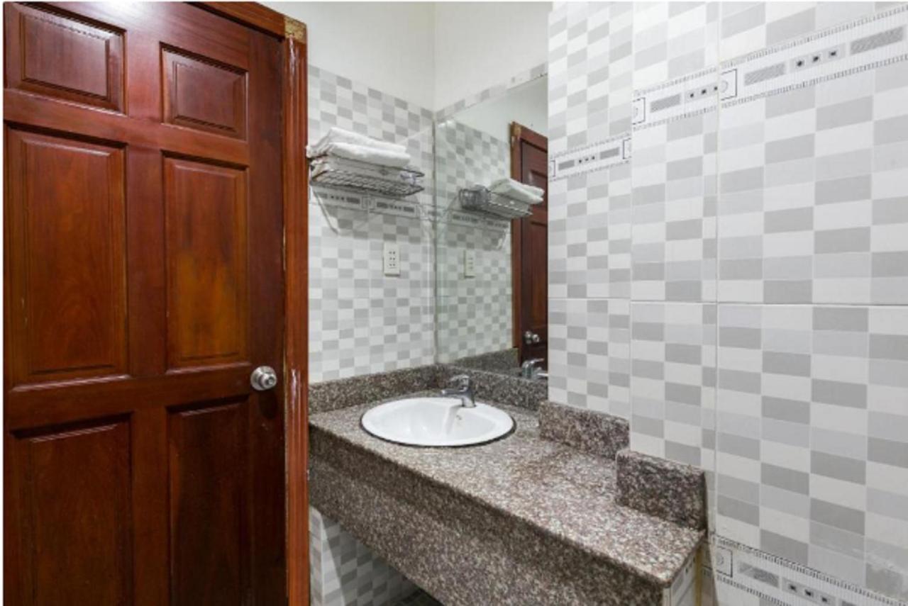 Oyo 1117 Ngoc Lan Motel Хюе Екстер'єр фото