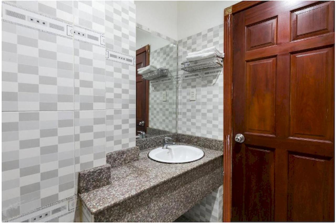 Oyo 1117 Ngoc Lan Motel Хюе Екстер'єр фото